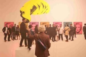 Andywarhella: A Glimpse into the Artistic World of Andy Warhol’s Influence